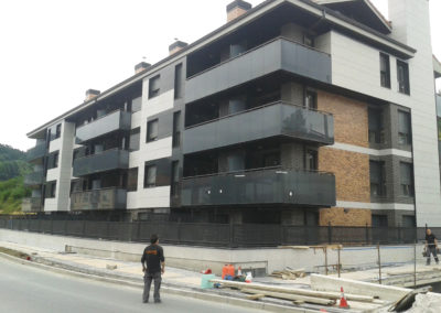 1 barandilla de inox y vidrio laminar