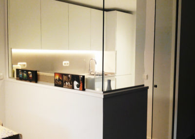 cierre cocina con sistema con sistema Klein Lite Glass Top.